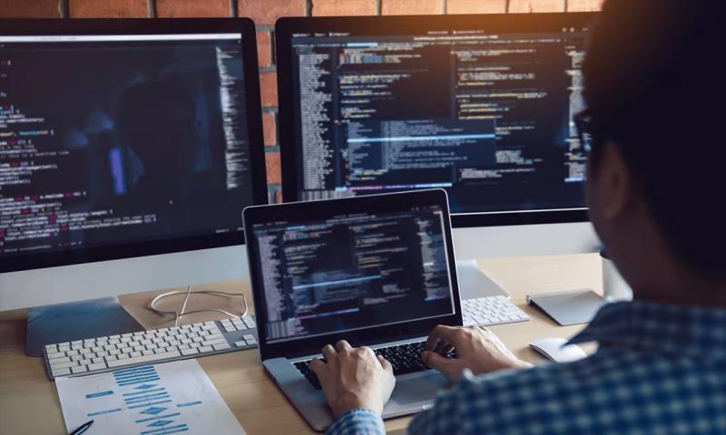 数据科学选型：R与Python如何赋能东昌区网站建设？